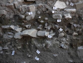 Trieste scavi archeologici e restauro monumento via dei capitelli14