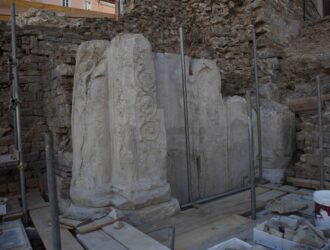Trieste scavi archeologici e restauro monumento via dei capitelli7